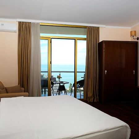 Hotel Corner Inn Batumi Eksteriør bilde