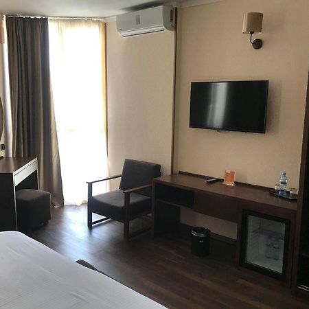 Hotel Corner Inn Batumi Eksteriør bilde