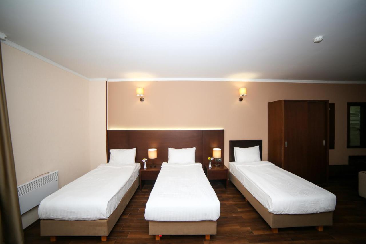 Hotel Corner Inn Batumi Eksteriør bilde