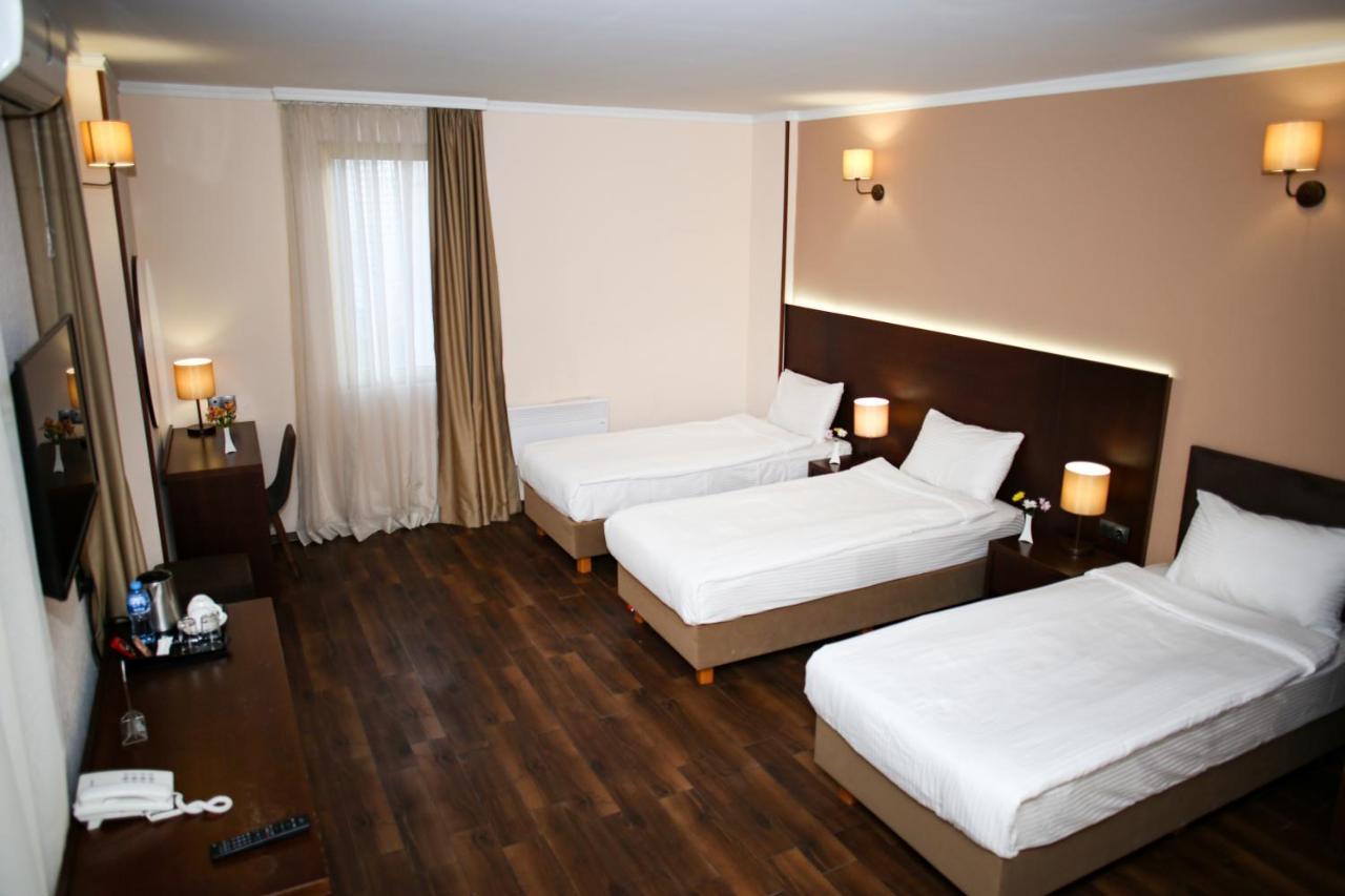 Hotel Corner Inn Batumi Eksteriør bilde