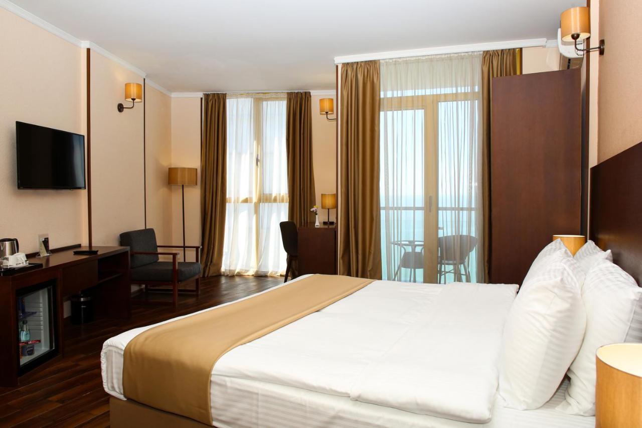 Hotel Corner Inn Batumi Eksteriør bilde