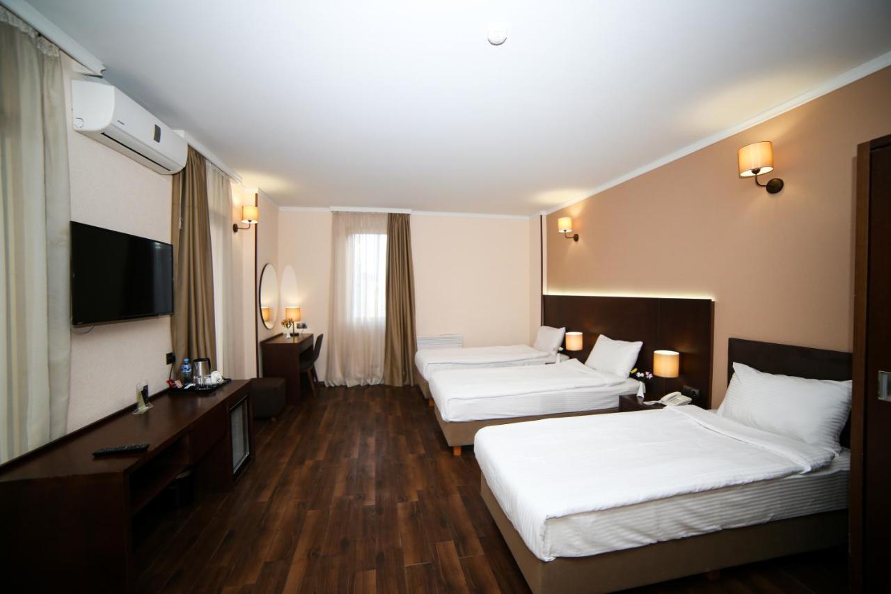 Hotel Corner Inn Batumi Eksteriør bilde