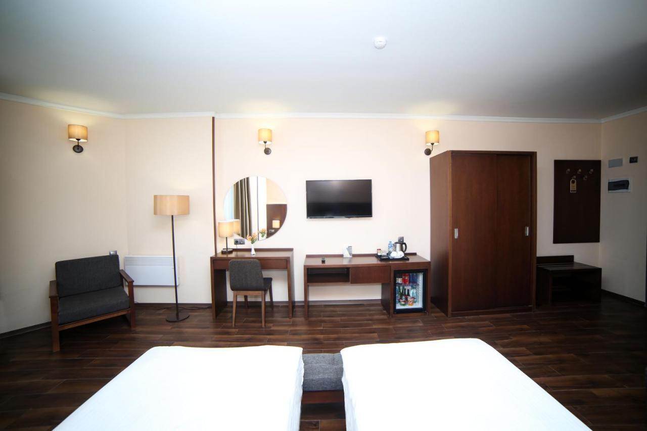 Hotel Corner Inn Batumi Eksteriør bilde