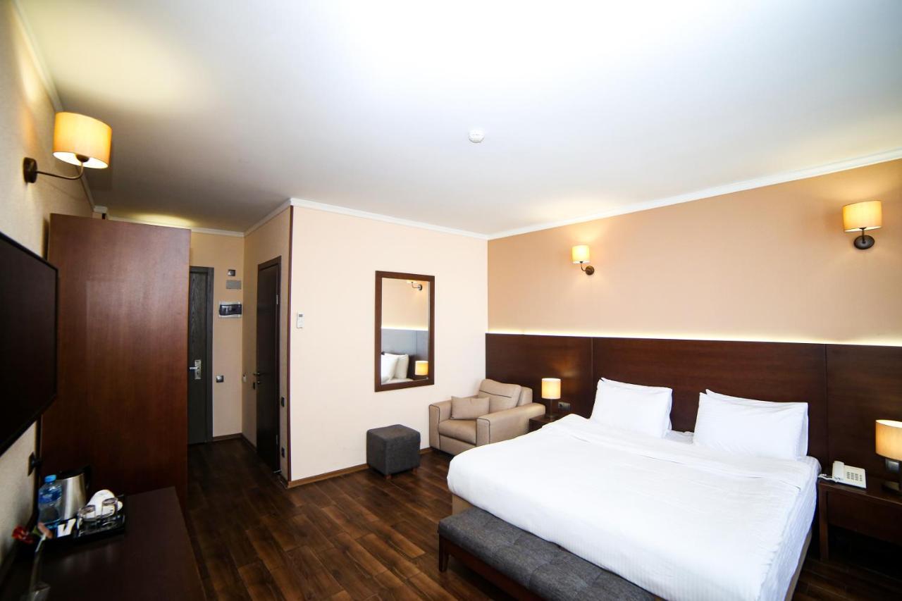 Hotel Corner Inn Batumi Eksteriør bilde