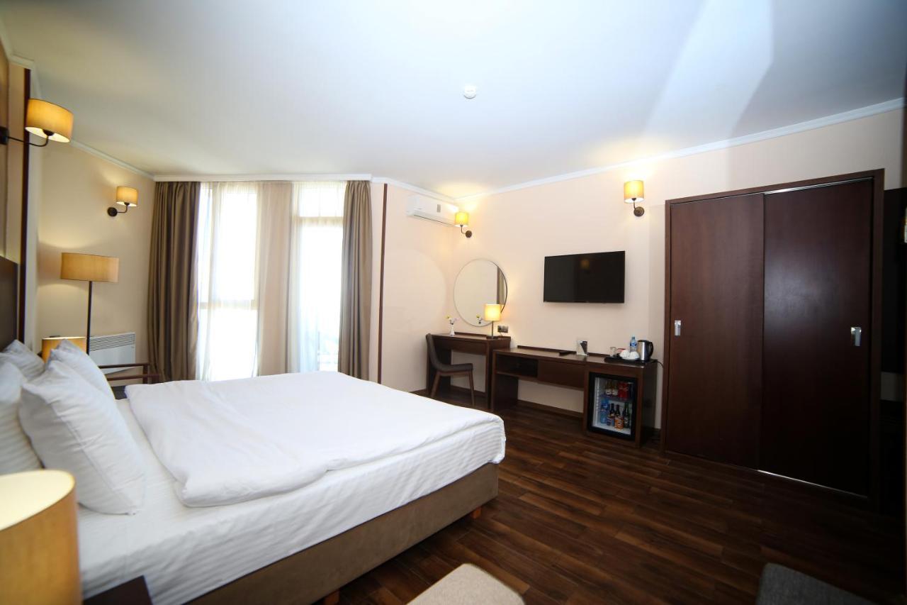 Hotel Corner Inn Batumi Eksteriør bilde