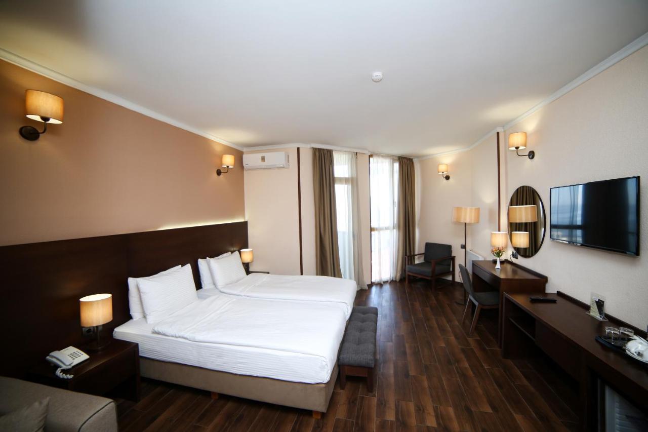 Hotel Corner Inn Batumi Eksteriør bilde