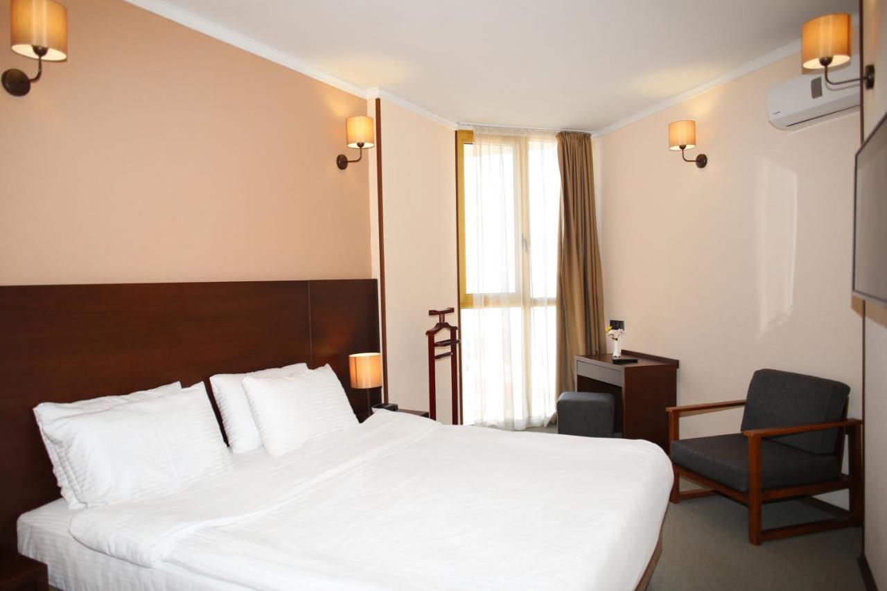 Hotel Corner Inn Batumi Eksteriør bilde