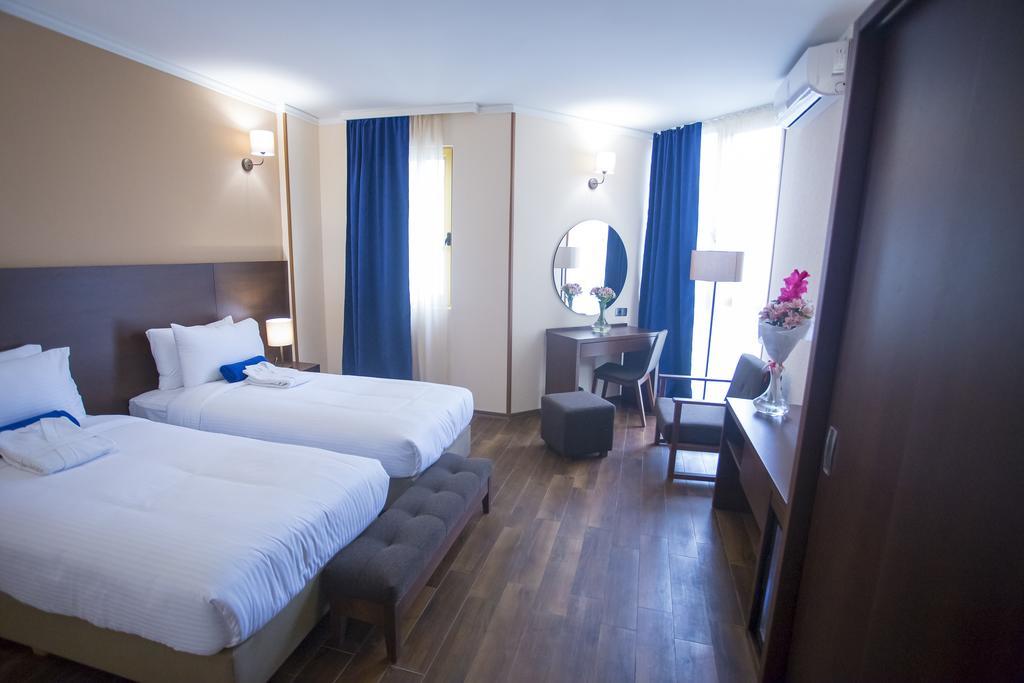 Hotel Corner Inn Batumi Eksteriør bilde