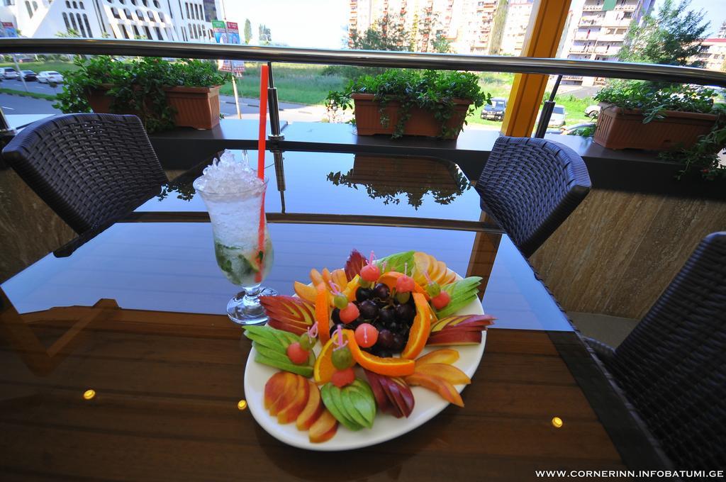 Hotel Corner Inn Batumi Eksteriør bilde