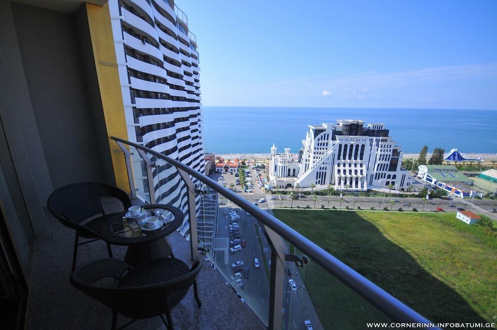 Hotel Corner Inn Batumi Eksteriør bilde