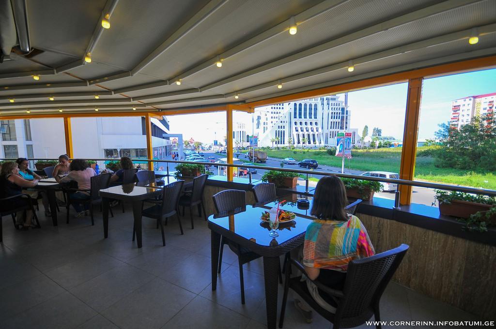 Hotel Corner Inn Batumi Eksteriør bilde