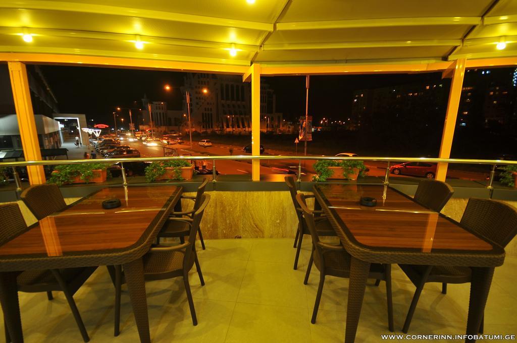 Hotel Corner Inn Batumi Eksteriør bilde