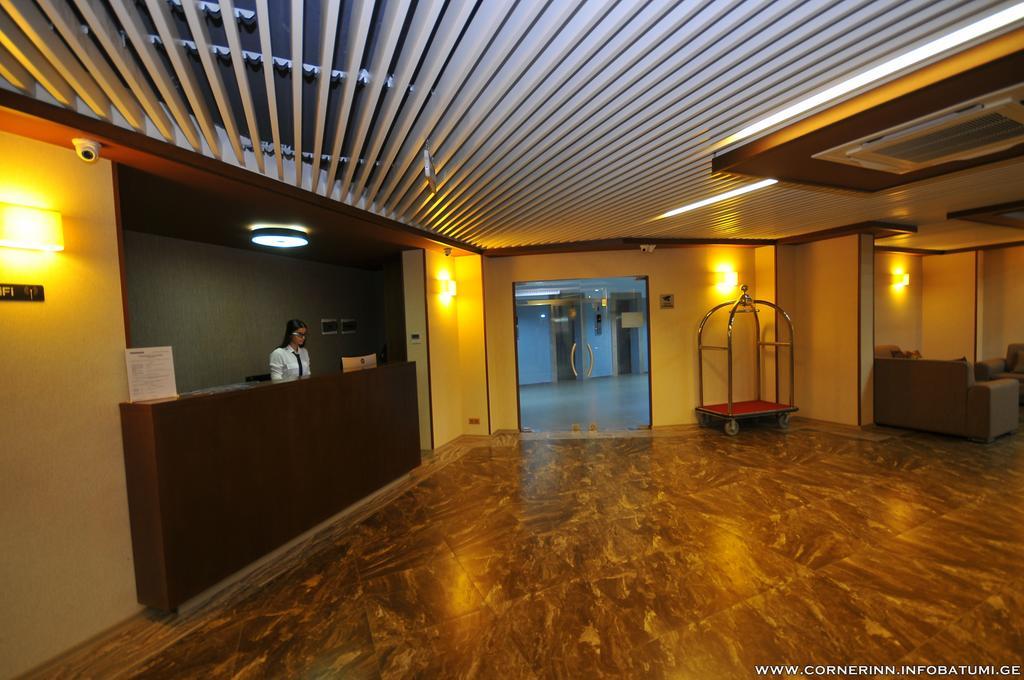 Hotel Corner Inn Batumi Eksteriør bilde