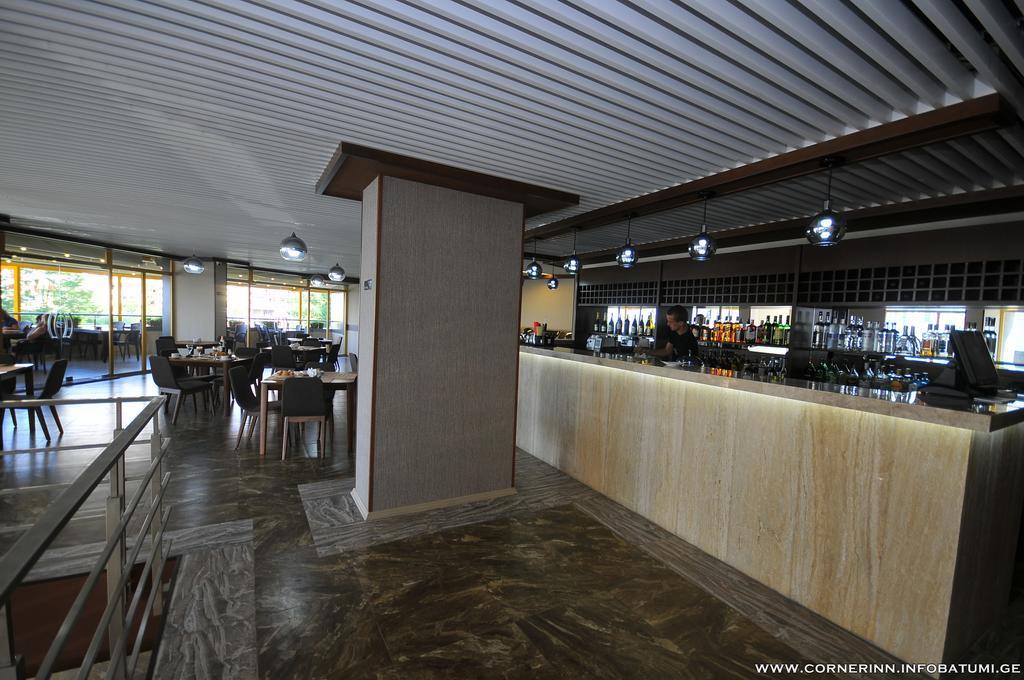 Hotel Corner Inn Batumi Eksteriør bilde