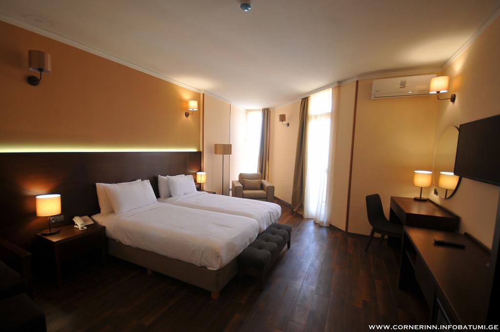 Hotel Corner Inn Batumi Eksteriør bilde