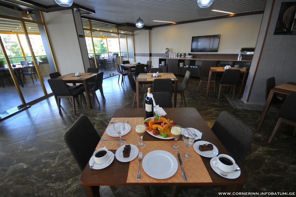Hotel Corner Inn Batumi Eksteriør bilde